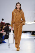 tods-2-rtw-fw18-milan-0708-1519379673-bigthumb