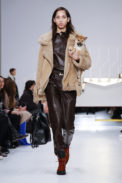 tods-2-rtw-fw18-milan-0727-1519379703-bigthumb