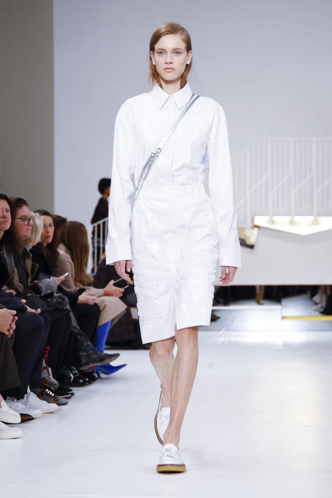 tods-2-rtw-fw18-milan-0801-1519379835-bigthumb