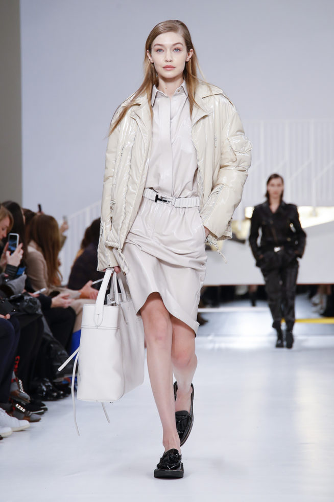 tods-2-rtw-fw18-milan-0813-1519379851-bigthumb