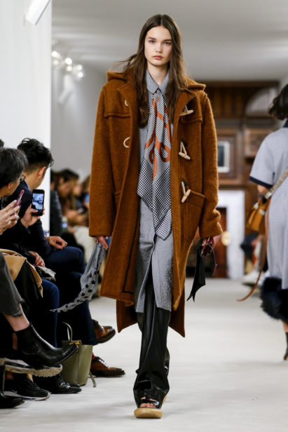 Loewe Fashion Show, Ready To Wear Collection Fall Winter 2018 in Paris