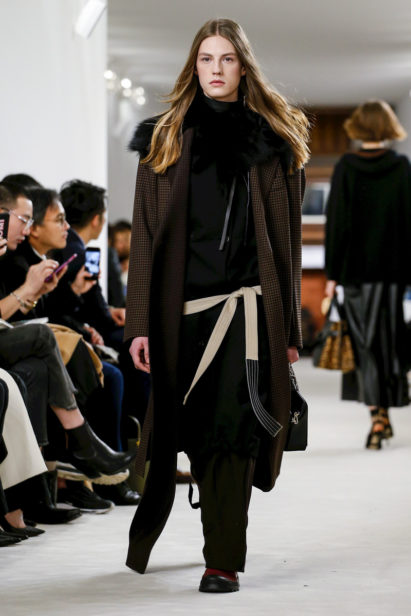 Loewe Fashion Show, Ready To Wear Collection Fall Winter 2018 in Paris