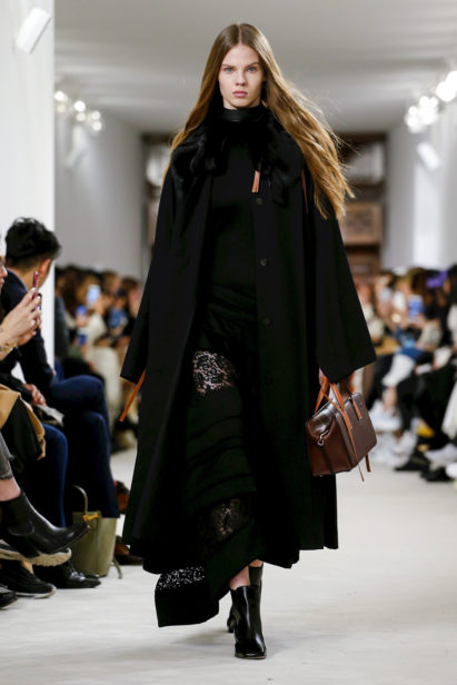 Loewe Fashion Show, Ready To Wear Collection Fall Winter 2018 in Paris