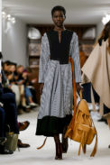 Loewe Fashion Show, Ready To Wear Collection Fall Winter 2018 in Paris