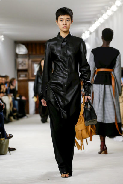 Loewe Fashion Show, Ready To Wear Collection Fall Winter 2018 in Paris