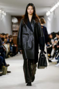 Loewe Fashion Show, Ready To Wear Collection Fall Winter 2018 in Paris