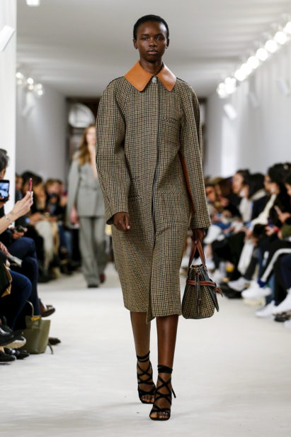 Loewe Fashion Show, Ready To Wear Collection Fall Winter 2018 in Paris