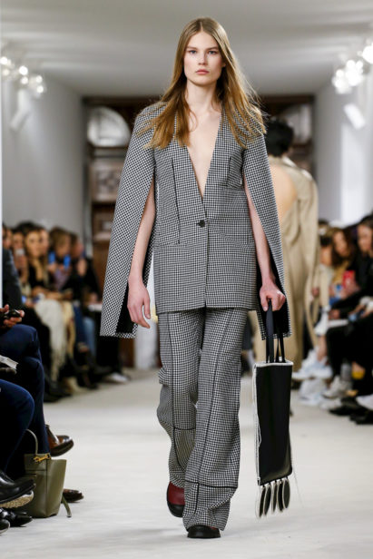 Loewe Fashion Show, Ready To Wear Collection Fall Winter 2018 in Paris
