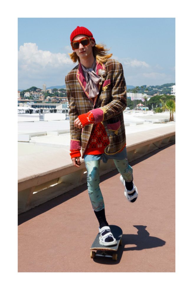 gu598_cruise-19-lookbook_whiteframe10