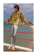 gu598_cruise-19-lookbook_whiteframe11