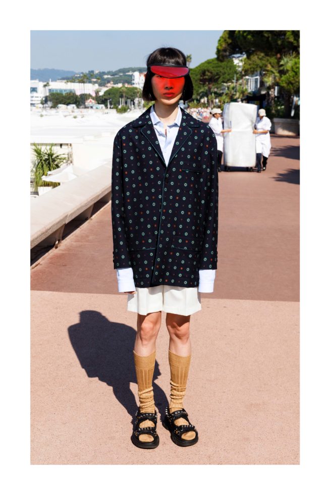 gu598_cruise-19-lookbook_whiteframe17