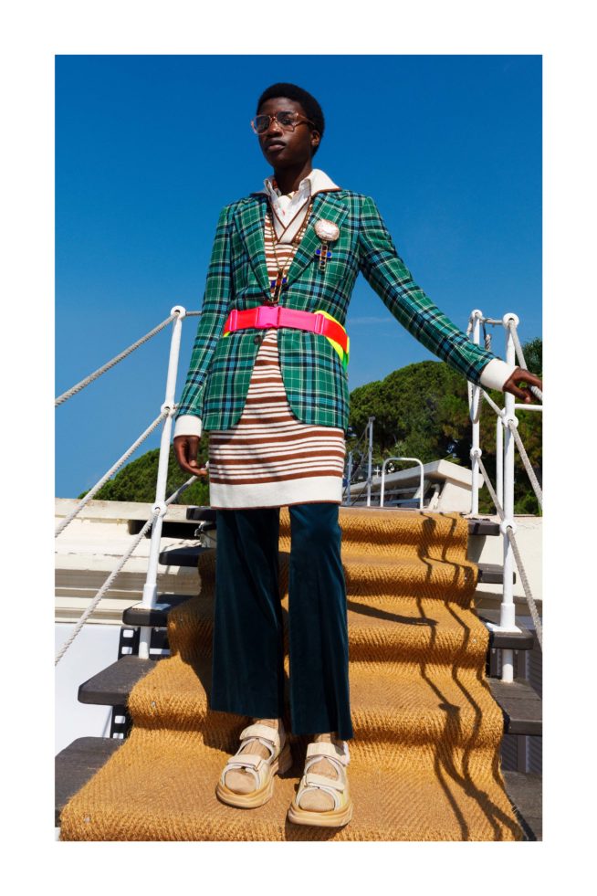 gu598_cruise-19-lookbook_whiteframe35