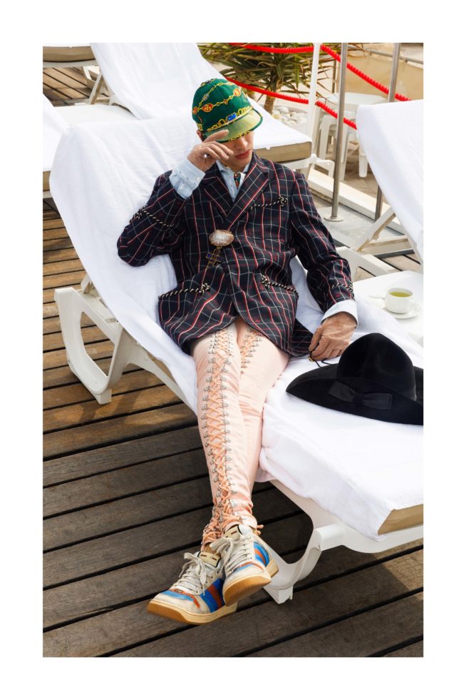 gu598_cruise-19-lookbook_whiteframe70