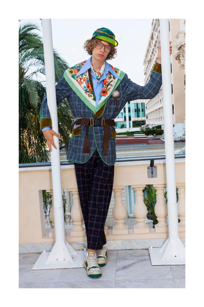gu598_cruise-19-lookbook_whiteframe73