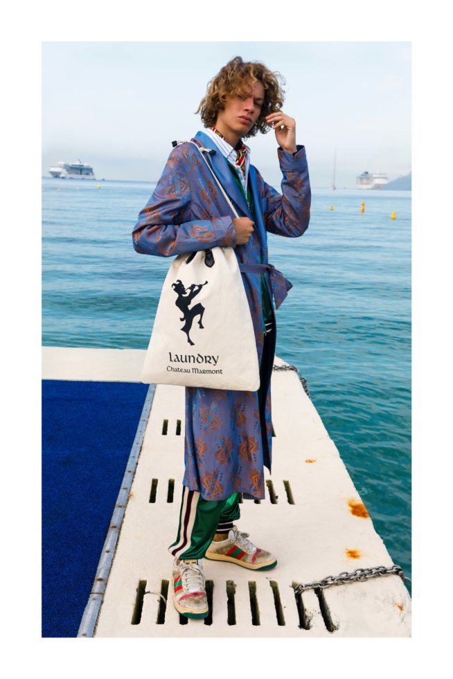gu598_cruise-19-lookbook_whiteframe8
