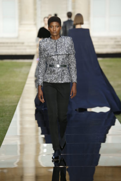look-16
