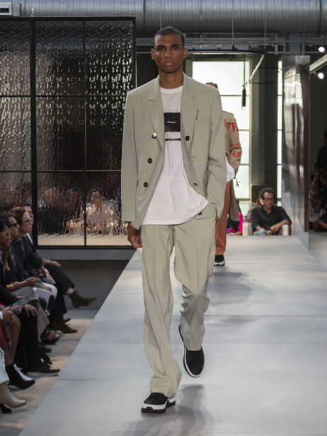 burberry-spring_summer-2019-collection-look-100