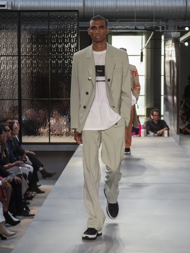 burberry-spring_summer-2019-collection-look-100
