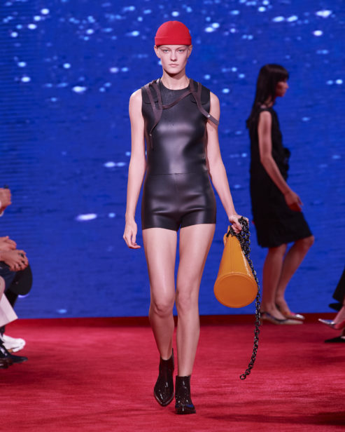 look19_gxg2437
