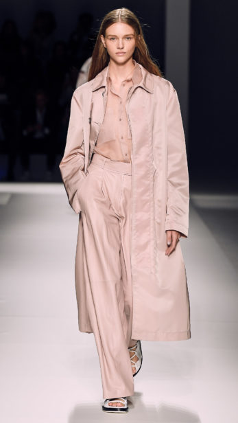 s19sr_boss_show_look_01