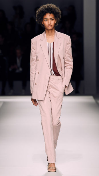s19sr_boss_show_look_09