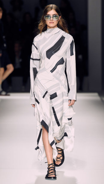 s19sr_boss_show_look_38