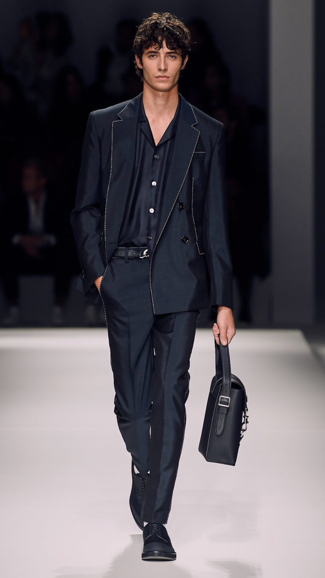 s19sr_boss_show_look_48