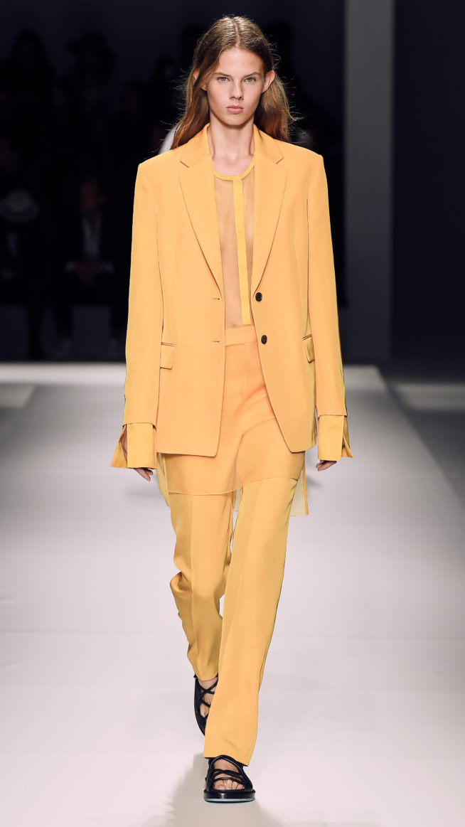 s19sr_boss_show_look_50