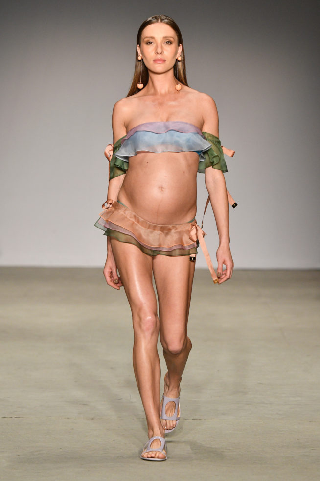 Agua de Coco

SPFW N46

out/2018

foto: Ze Takahashi / FOTOSITE