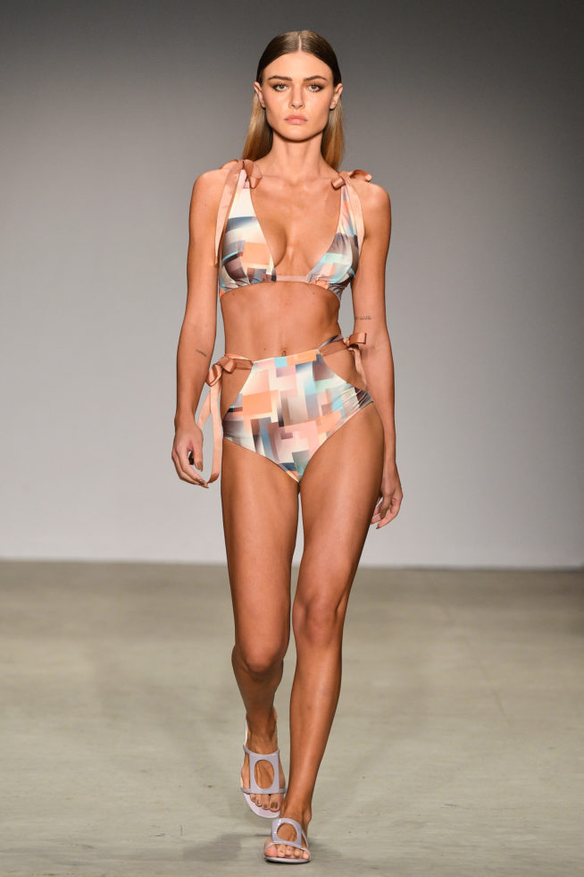 Agua de Coco

SPFW N46

out/2018

foto: Ze Takahashi / FOTOSITE
