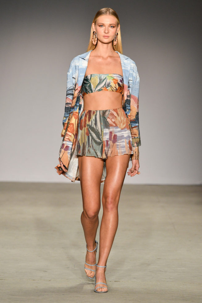 Agua de Coco

SPFW N46

out/2018

foto: Ze Takahashi / FOTOSITE