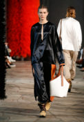 loewe_ss19_womens_runway_website_012