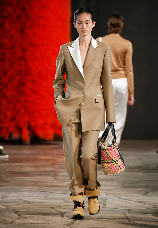 loewe_ss19_womens_runway_website_026