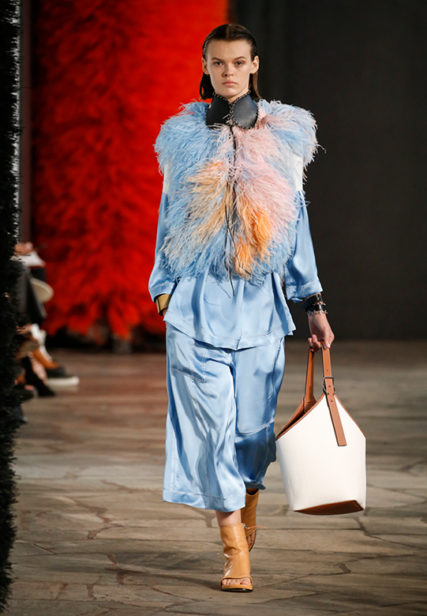 loewe_ss19_womens_runway_website_03