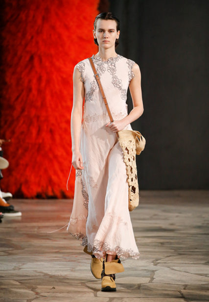 loewe_ss19_womens_runway_website_035