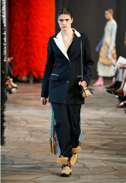 loewe_ss19_womens_runway_website_039