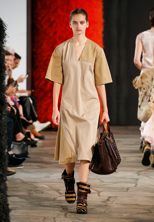 loewe_ss19_womens_runway_website_043