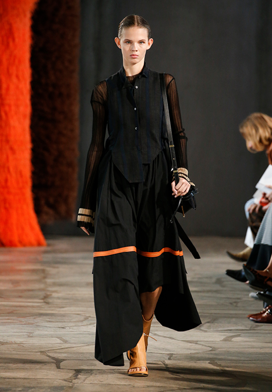loewe_ss19_womens_runway_website_045