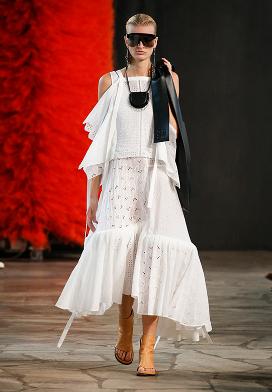 loewe_ss19_womens_runway_website_052