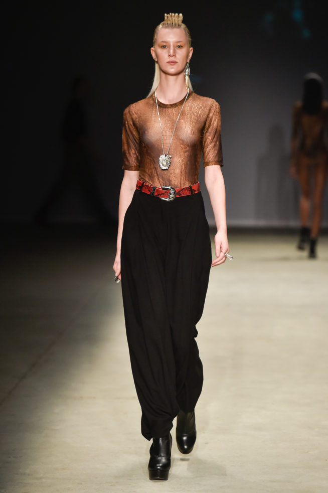 Ratier

SPFW N46

out/2018

foto: Rafael Chacon / FOTOSITE