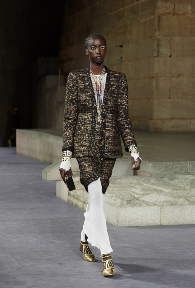 06_the_paris-new_york_2018-19_metiers_d_art_collection_look_06