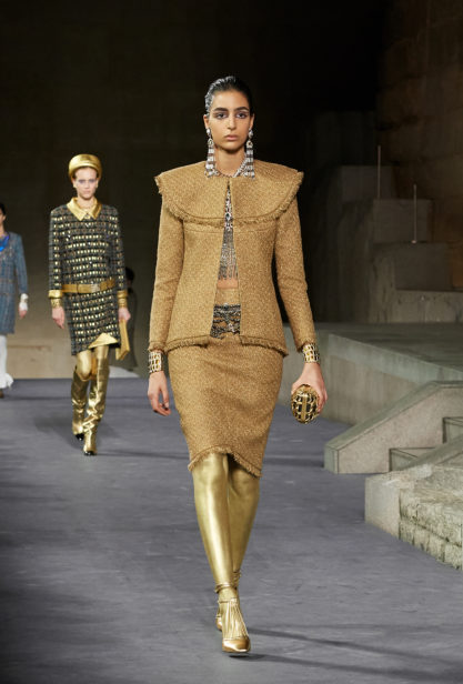 08_the_paris-new_york_2018-19_metiers_d_art_collection_look_08