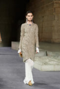 12_the_paris-new_york_2018-19_metiers_d_art_collection_look_12