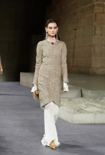 12_the_paris-new_york_2018-19_metiers_d_art_collection_look_12