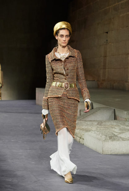 13_the_paris-new_york_2018-19_metiers_d_art_collection_look_13