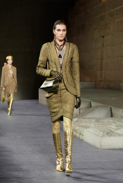 14_the_paris-new_york_2018-19_metiers_d_art_collection_look_14