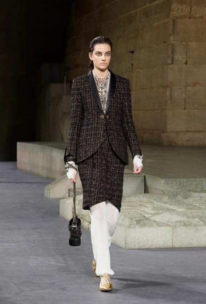 19_the_paris-new_york_2018-19_metiers_d_art_collection_look_19