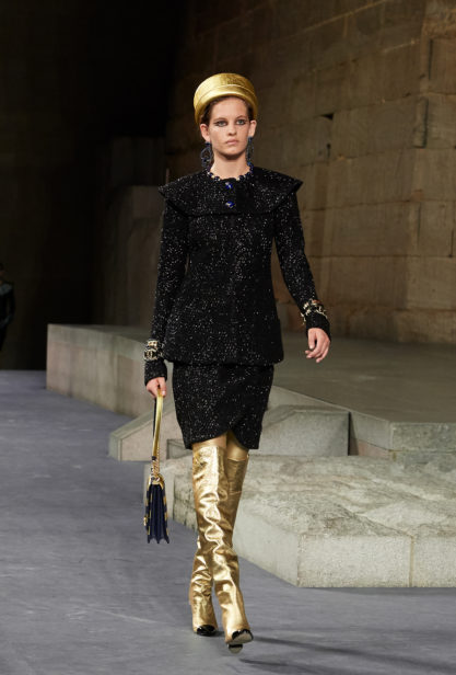 28_the_paris-new_york_2018-19_metiers_d_art_collection_look_28