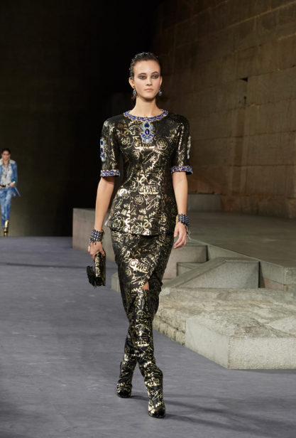 35_the_paris-new_york_2018-19_metiers_d_art_collection_look_35