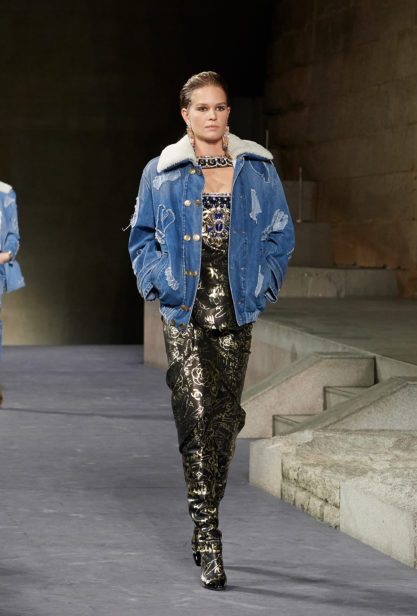 36_the_paris-new_york_2018-19_metiers_d_art_collection_look_36